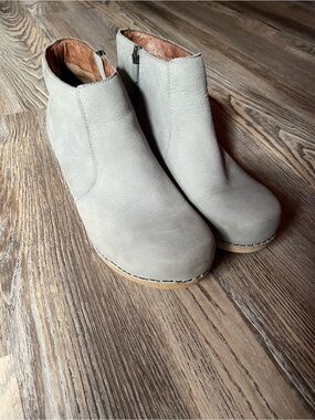 Dansko Women's Powder Blue Ankle Booties - Versatile Zip-Up Comfort